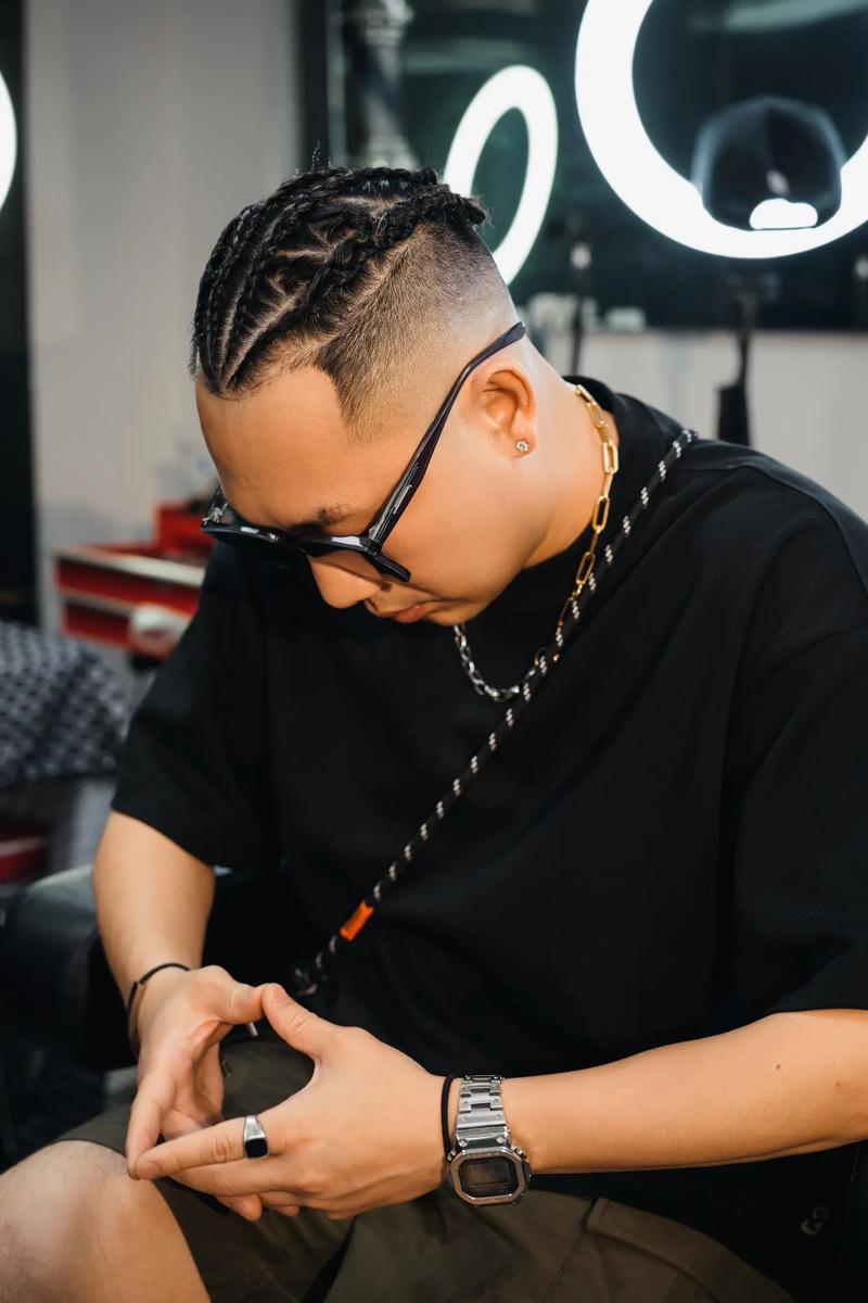 数据背后更 数据背后更