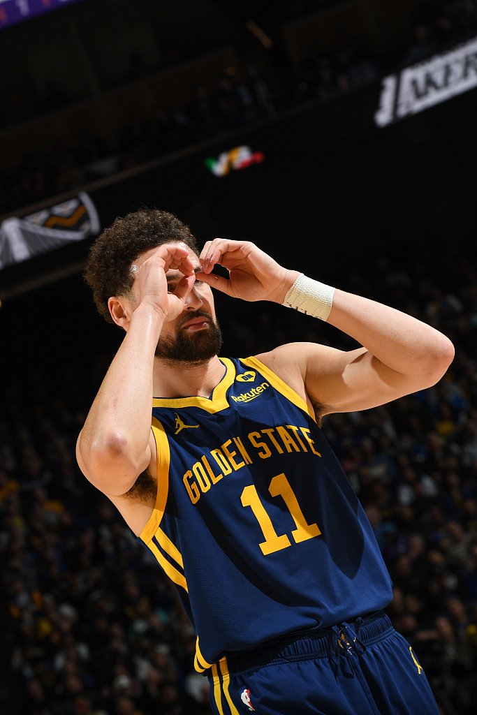 在侧光下呈 在侧光下呈